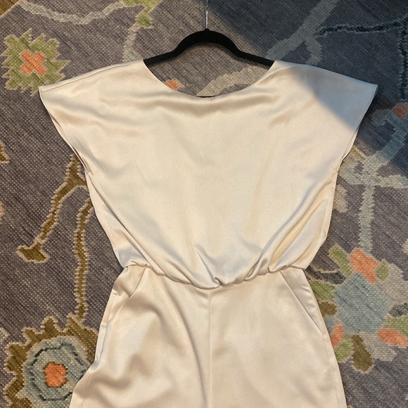 Trina Turk jumpsuit. Size 4! - Picture 4 of 5